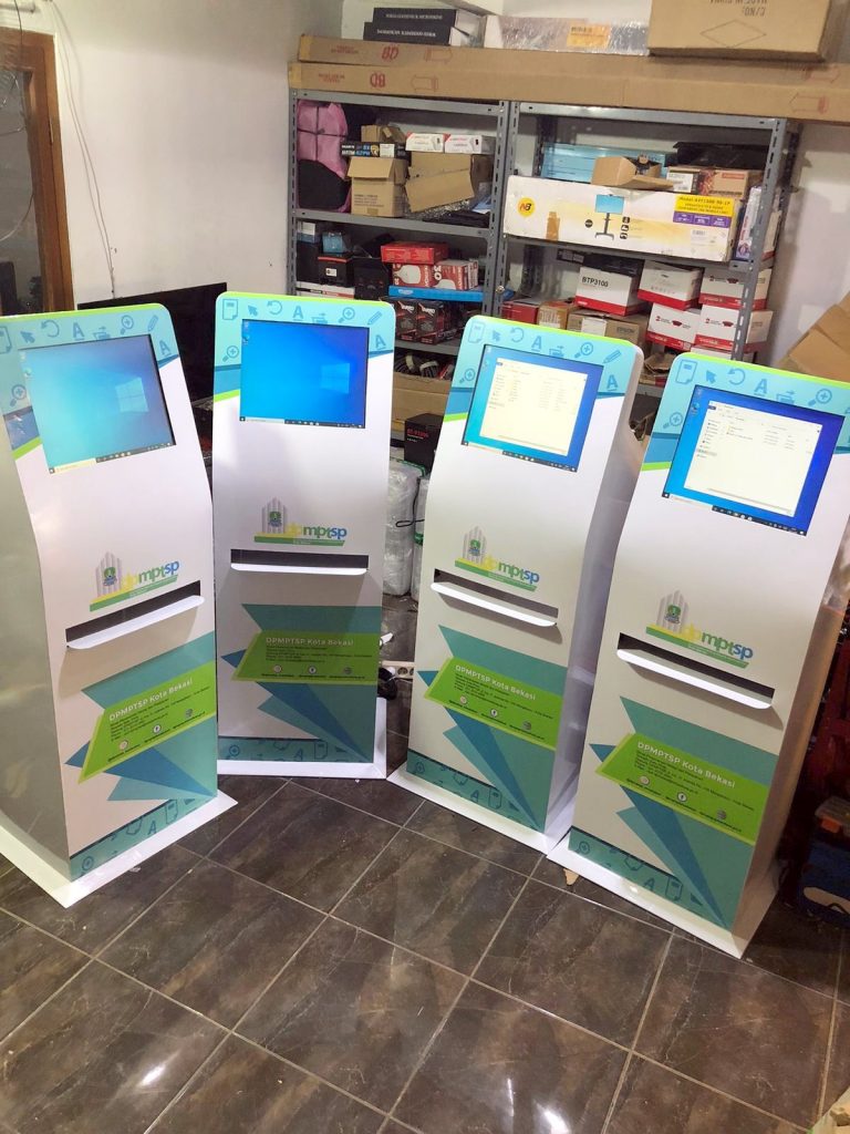 Empat kiosk mesin antrean selesai dirakit