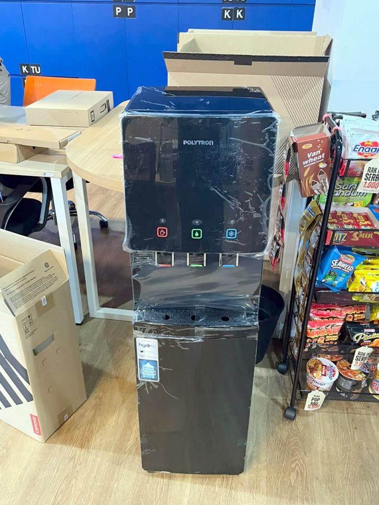 Dispenser Polytron baru terbungkus plastik
